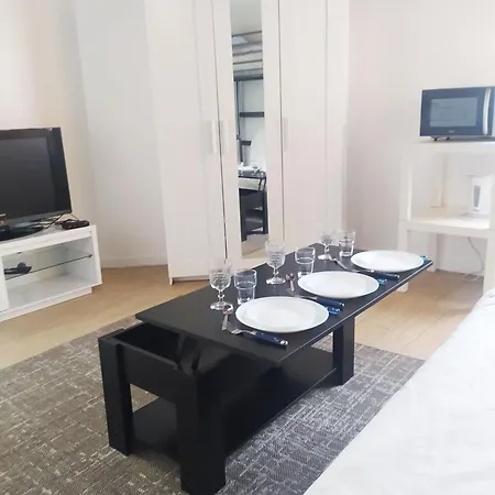 Apartment Au Calme Proche Rer Stade De France Paris